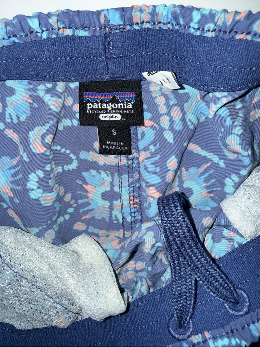 Patagonia Blue Multi-Pattern High-Waist Women's Shorts - Picture 3 of 4